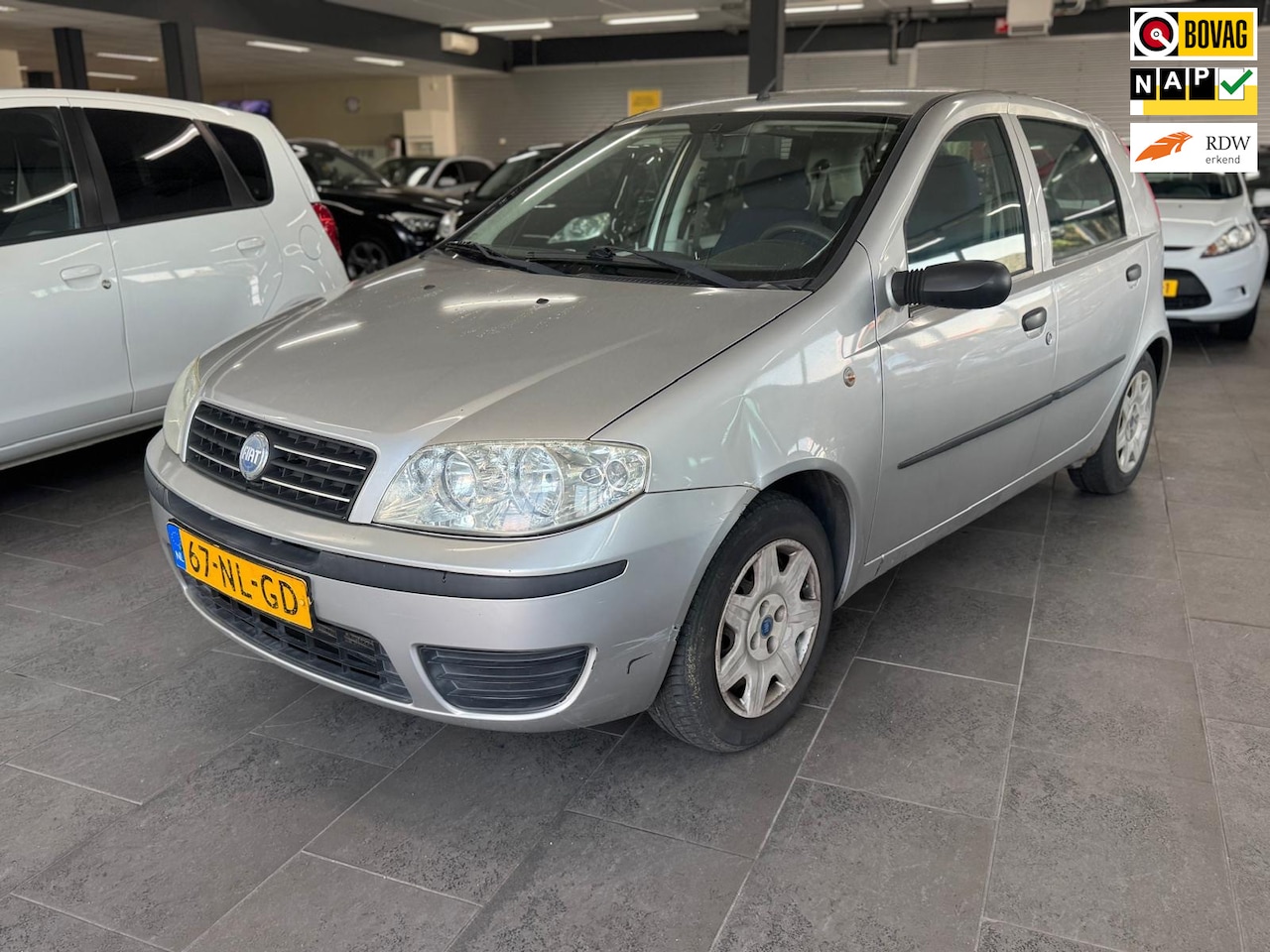 Fiat Punto - 1.2 Dynamic Dualogic automaat 5-deurs airco elektrische pakket stuurbekrachtiging - AutoWereld.nl