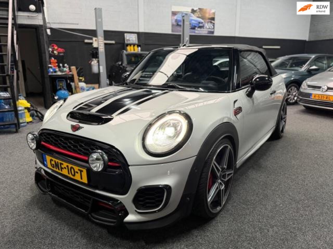 MINI Cabrio - 2.0 John Cooper Works Chili Mini 2.0 John Cooper Works Chili - AutoWereld.nl