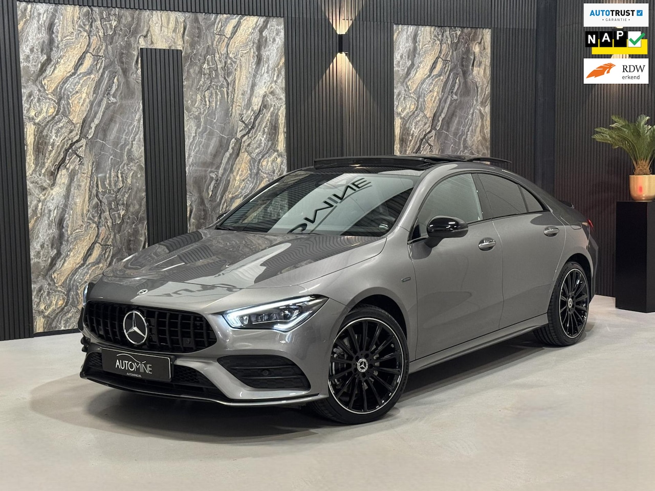 Mercedes-Benz CLA-Klasse - 250e Launch AMG 45 Pack|PANO|MEMORY|SFEER|BOMVOL - AutoWereld.nl