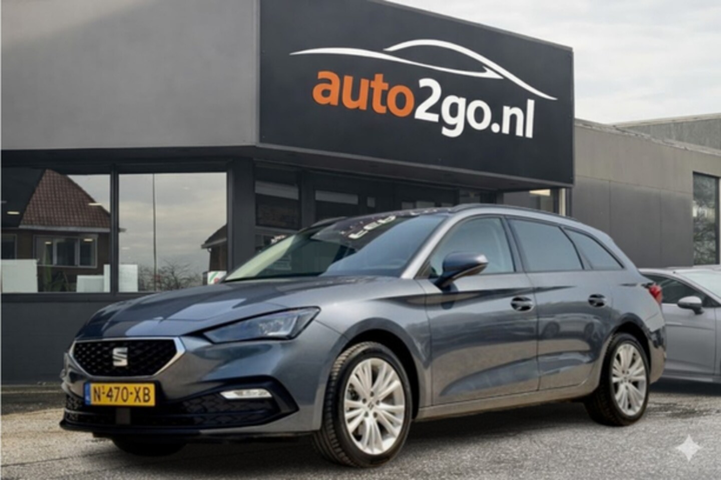 SEAT Leon Sportstourer - 1.5 TSI STYLE APPLE-CARPLAY PARK-ASSIST AIRCO LED LMV PDC - AutoWereld.nl