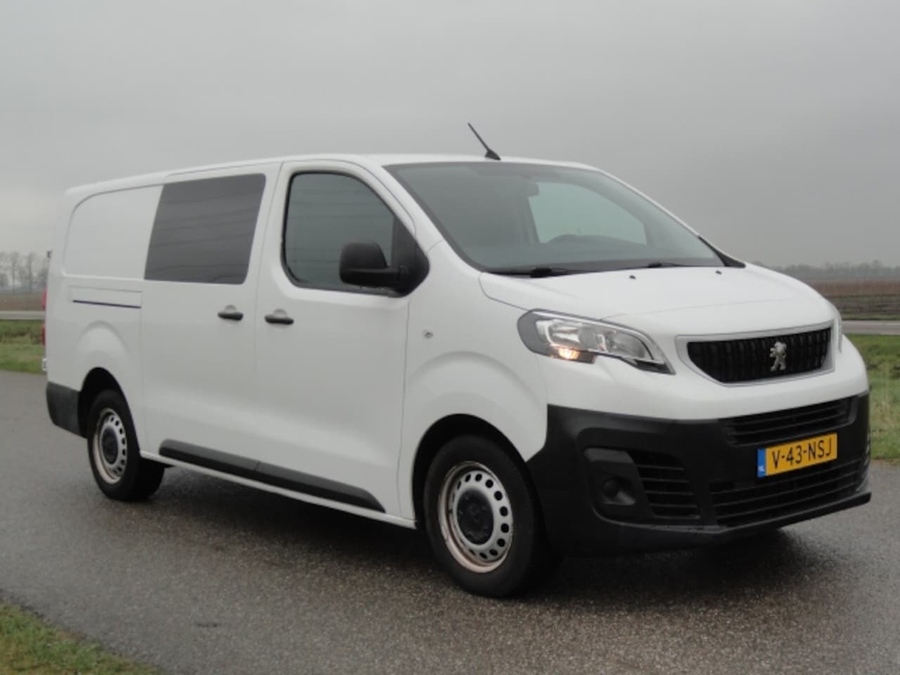 Peugeot Expert - 1.5BlueHDI MET NAVIG I ANDROID I 360"CAMERA I 2 SCHUIFDEUREN - AutoWereld.nl