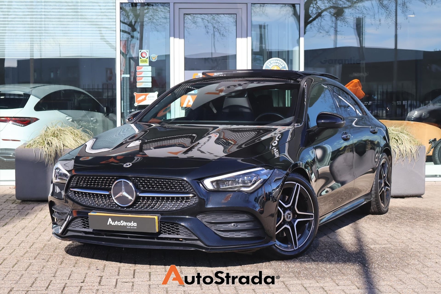 Mercedes-Benz CLA-Klasse - Coupé 180 AMG-Line 136pk | Memory | Multibeam LED | Cruise | Climate | Sfeer | Pano | Came - AutoWereld.nl
