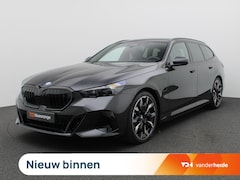 BMW 5-serie Touring - 530e xDrive 299PK Aut. M-Sport, Panoramadak, Head-Up Display, Stoelverwarming & ventilatie