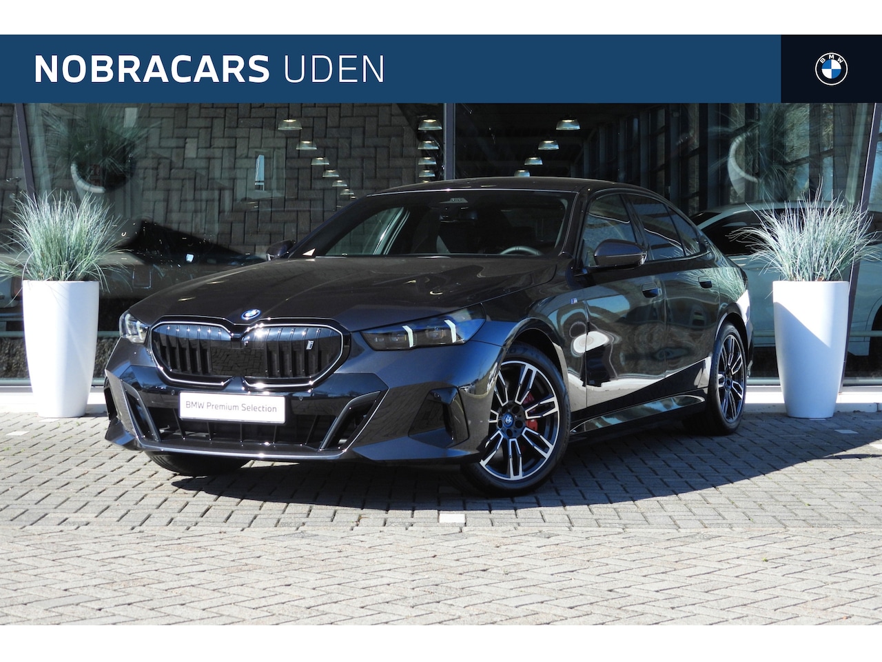 BMW i5 - eDrive40 High Executive M Sport / Adaptieve LED / Stoelverwarming / Harman Kardon / Parkin - AutoWereld.nl