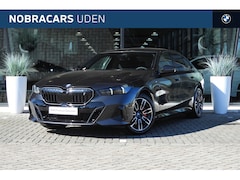 BMW i5 - eDrive40 High Executive M Sport / Adaptieve LED / Stoelverwarming / Harman Kardon / Parkin