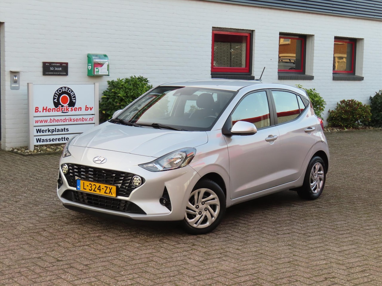 Hyundai i10 - 1.0i 67pk Comfort/ Apple Carplay/ DAB/ Cruise control/ 1 Eigenaar/ Origineel NL/ NAP - AutoWereld.nl