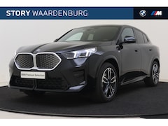BMW iX2 - xDrive30 High Executive M Sport / Sportstoelen / Adaptieve LED / M Adaptief onderstel / He