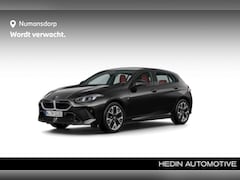 BMW 1-serie - 120 | M-Sport | 18'' | Camera | Comfort Access | Elek. Achterklep | Stoelverwarming
