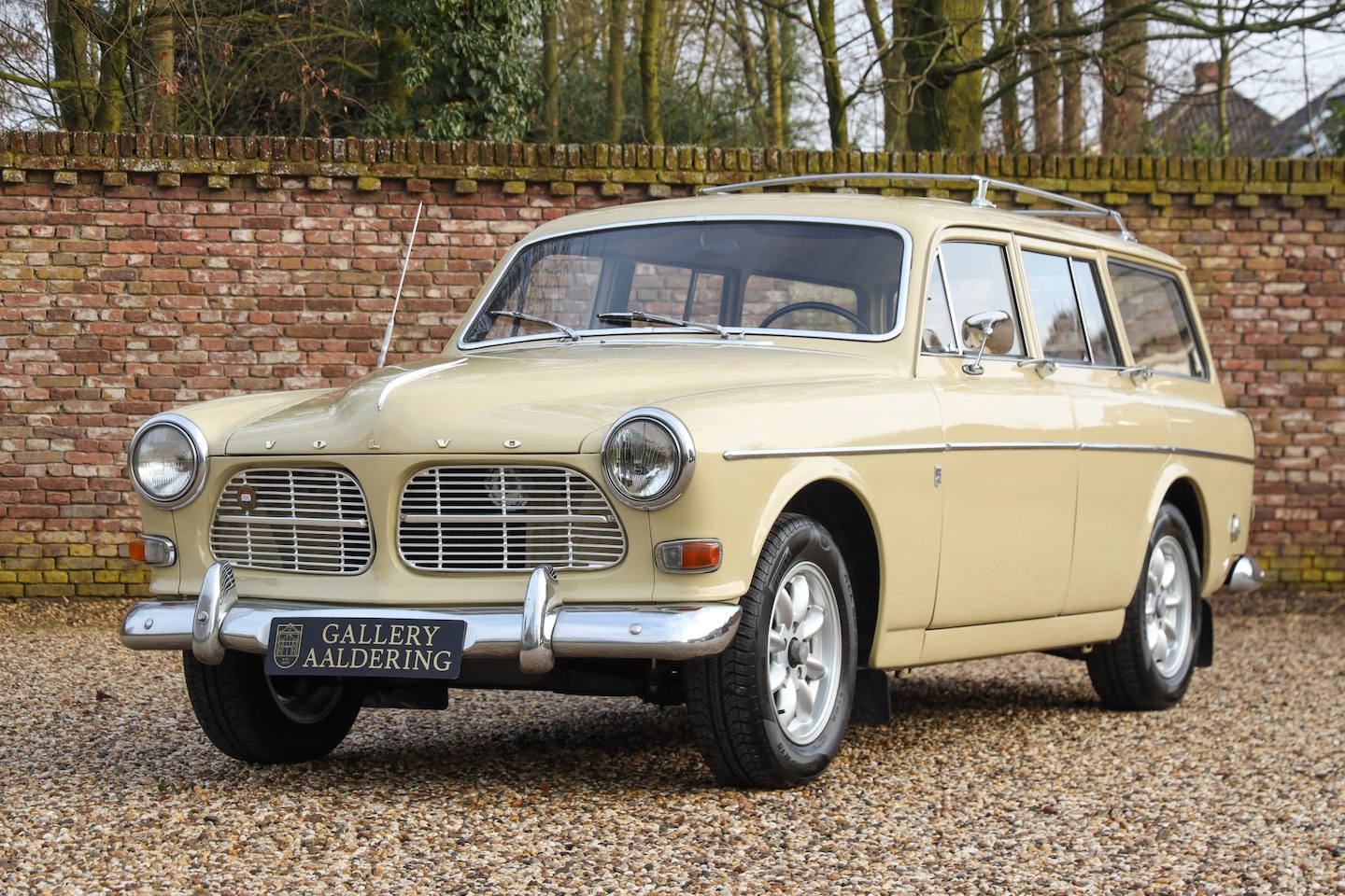 Volvo Amazon - 122S Combi Nicely restored and refurbished - Newly painted in Sahara beige, Life began in - AutoWereld.nl