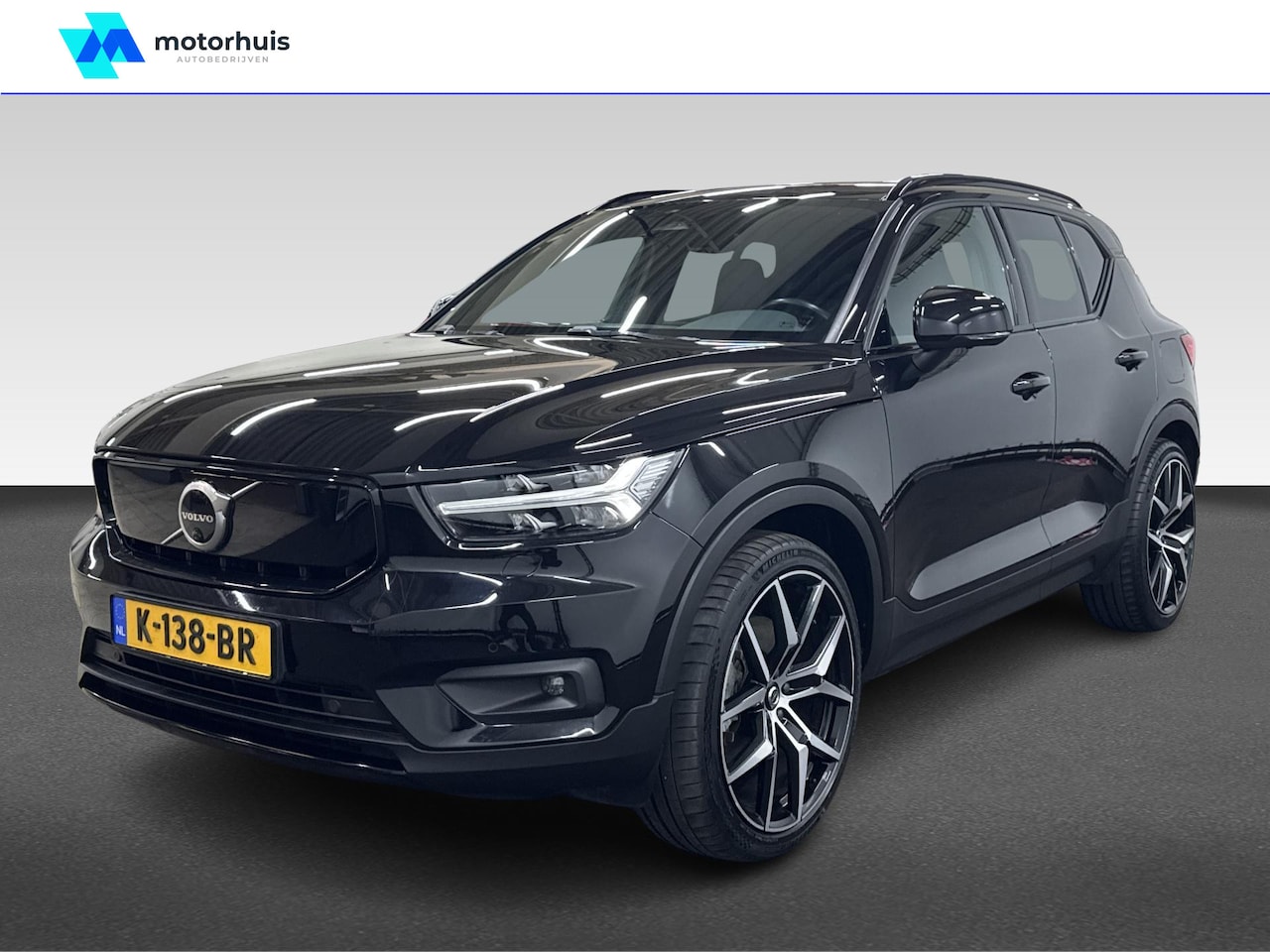 Volvo XC40 - P8 408PK AWD 78KWH R-DESIGN PANO HARMAN SOUND LEDER TREKHAAK AUTOMATIC - AutoWereld.nl