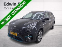 Kia e-Niro - ExecutiveLine 64 kWh | Warmtepomp | Panorama | Apple Carplay/Android | SOH 100% | Cruise c