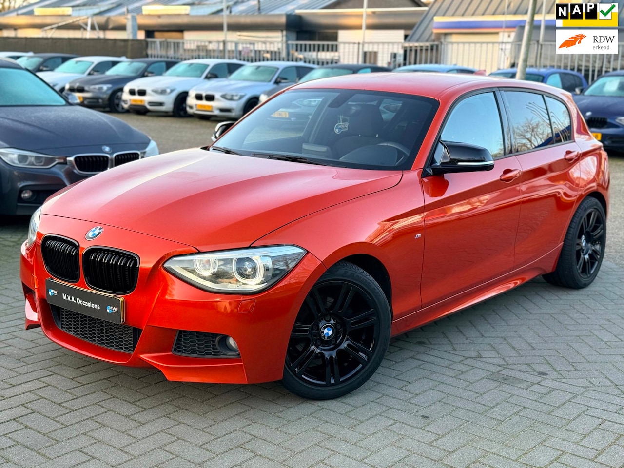 BMW 1-serie - 116i Executive M Sport|Nieuwe Ketting + Klepseals|Navigatie|Keyless|Cruise control|Climate - AutoWereld.nl