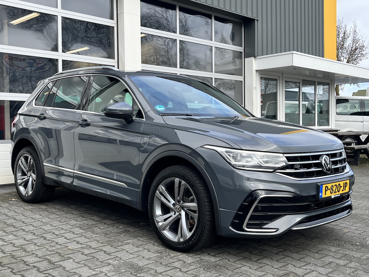 Volkswagen Tiguan - 1.4 TSI eHybrid R-Line 245pk Airco Adaptieve cruise controle R-pakket Digitaal display Ele - AutoWereld.nl