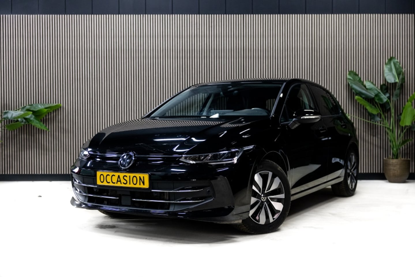 Volkswagen Golf - VIII Lim. 1.5 TSI Goal | Stoelverwarming | PDC V+A | CarPlay | - AutoWereld.nl