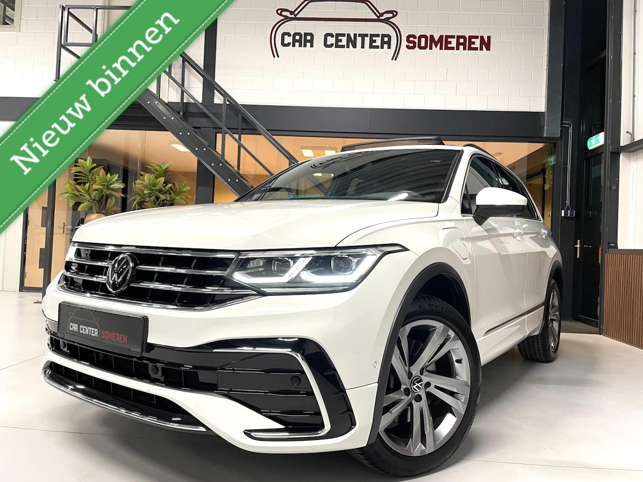 Volkswagen Tiguan - 1.4 TSI eHybrid R-Line Business+/Cam/ Pano/ IQ LED/ Keyless - AutoWereld.nl