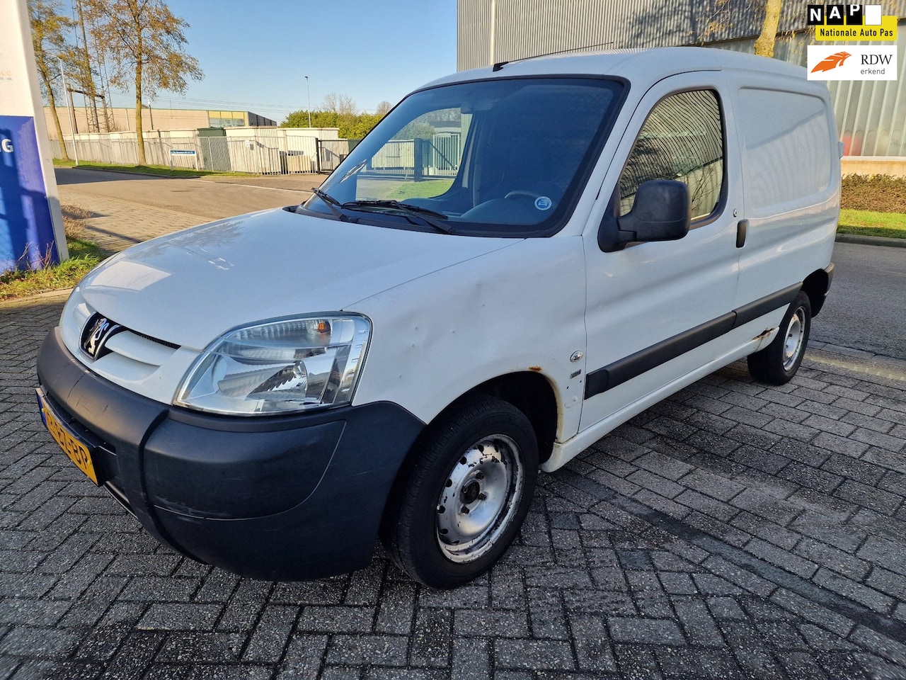 Peugeot Partner - 190C 1.6 HDI 190C 1.6 HDI, Apk, Nap, Goed rijdend, Inruil mogelijk. - AutoWereld.nl