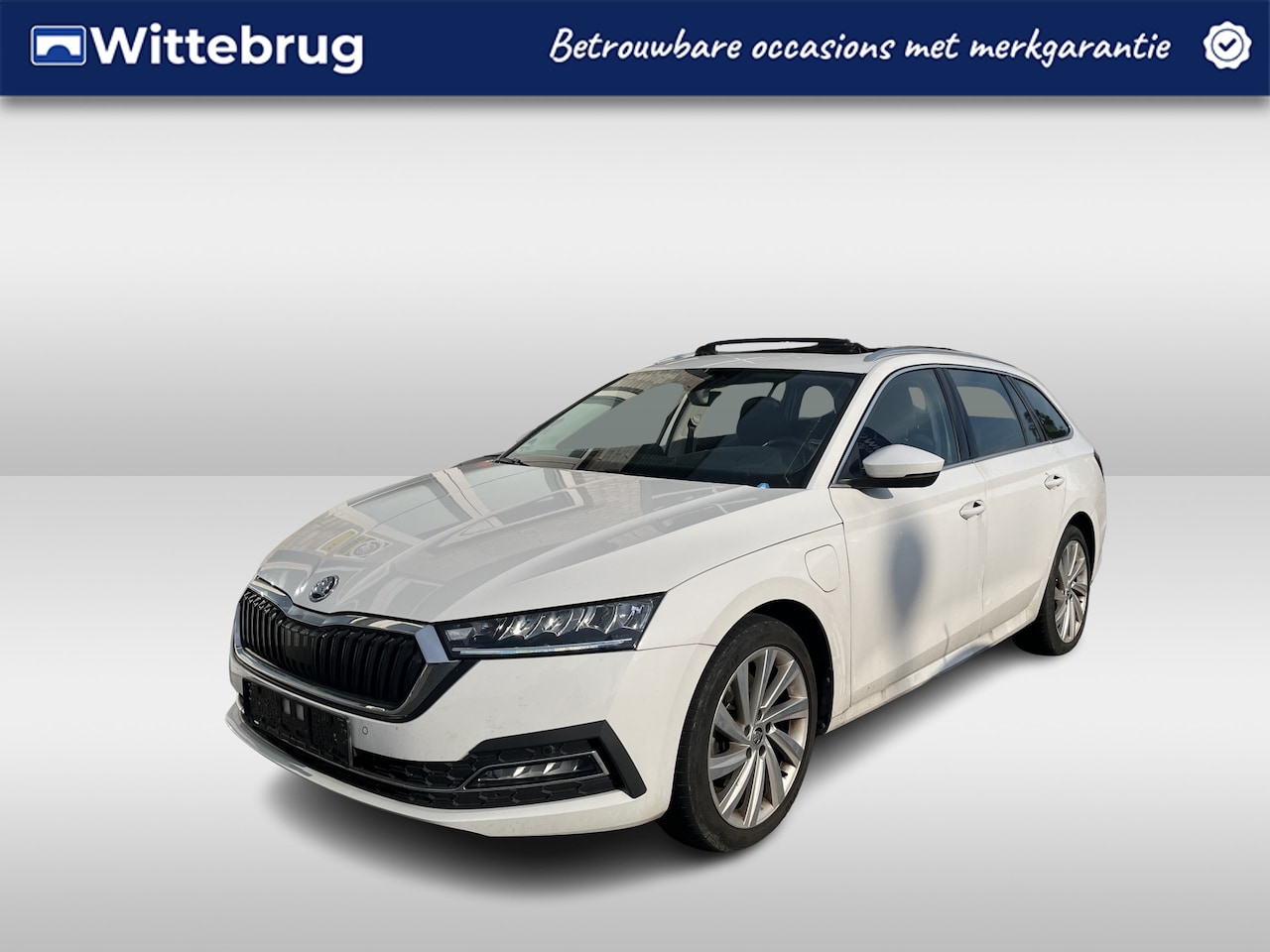 Skoda Octavia Combi - 1.4 TSI iV PHEV Life / AUTOMAAT/ PANO/ MEMORY SEAT/ HEAD-UP/ ACC/ DODEHOEK/ PARK.SENSOR.V+ - AutoWereld.nl