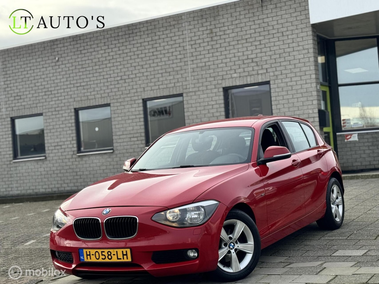 BMW 1-serie - 116i Business|Airco Sportstoelen APK - AutoWereld.nl