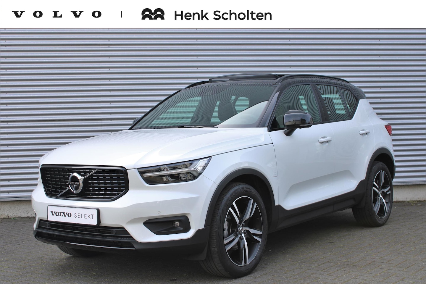 Volvo XC40 - T3 AUT8 163PK R-Design, 360° Camera, Schuif-/Kanteldak, Verwarmbare Voorstoelen, Verwarmba - AutoWereld.nl