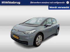 Volkswagen ID.3 - Life 58 kWh 204pk / Navigatie / Parkeersensoren Voor & Achter / Stuur & Stoelverwarming /