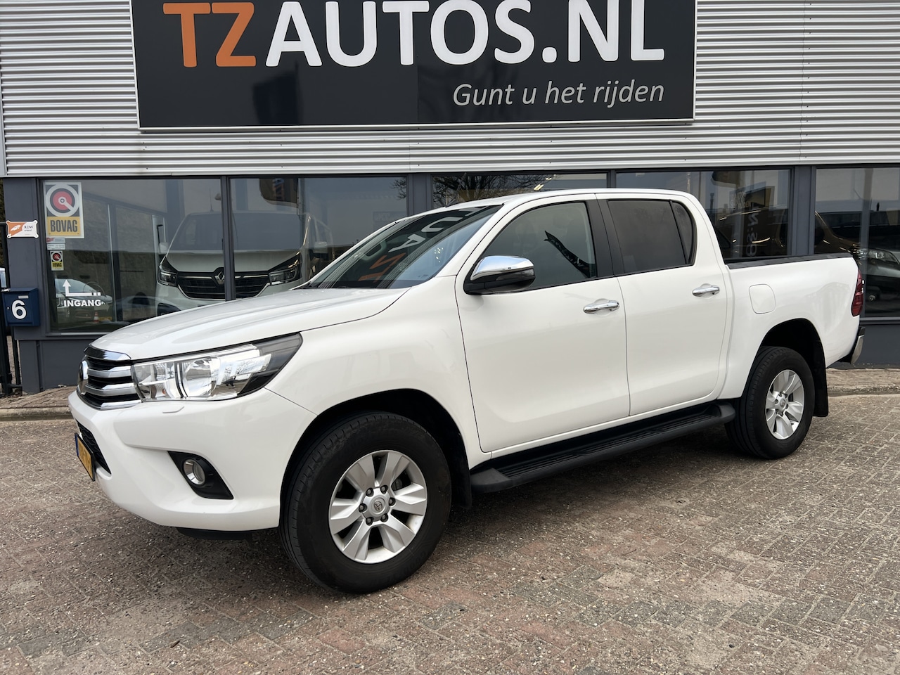 Toyota HiLux - 2.4 D-4D-F Double Cab EXPORT** - AutoWereld.nl