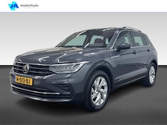 Volkswagen Tiguan - 1.5 TSI 150PK LIFE BUSINESS LEDER NAVI TREKHAAK WINTERPACK NAP SUV | Handgeschakeld | Tita