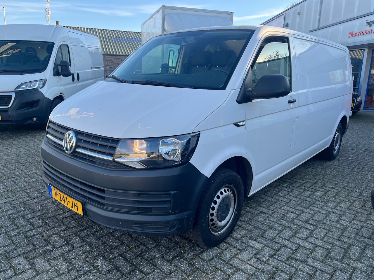 Volkswagen Transporter - 2.0 TDI L2H1 Economy BJ 2017 - AutoWereld.nl