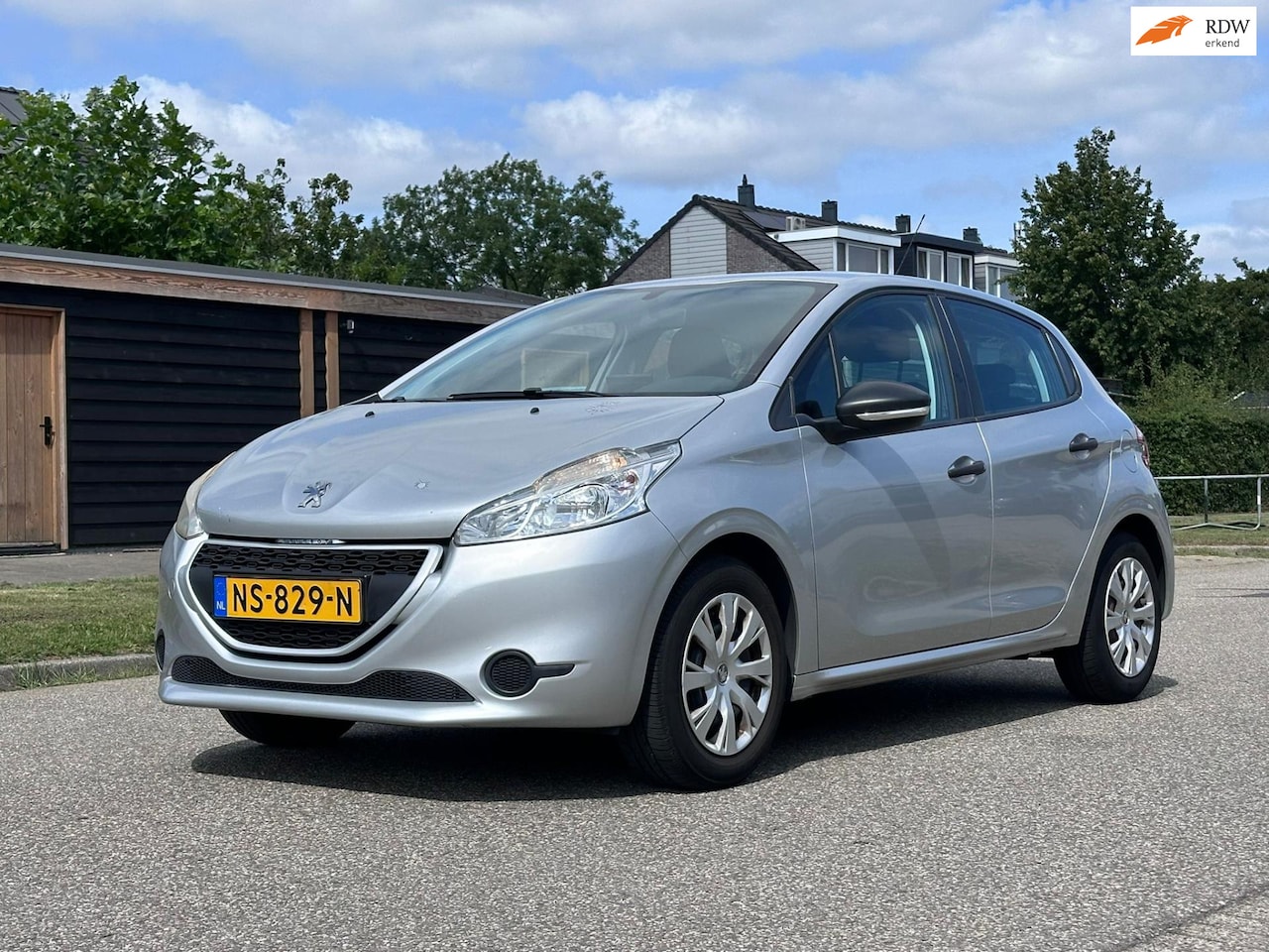 Peugeot 208 - 1.0 VTi Active 5DR*Cruise*Airco*Parkeersensoren*09-07-2026 APK* - AutoWereld.nl
