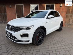 Volkswagen T-Roc - 1.5 TSI Sport Business R- Line | Pano| Trekhaak| ACC| Full LED