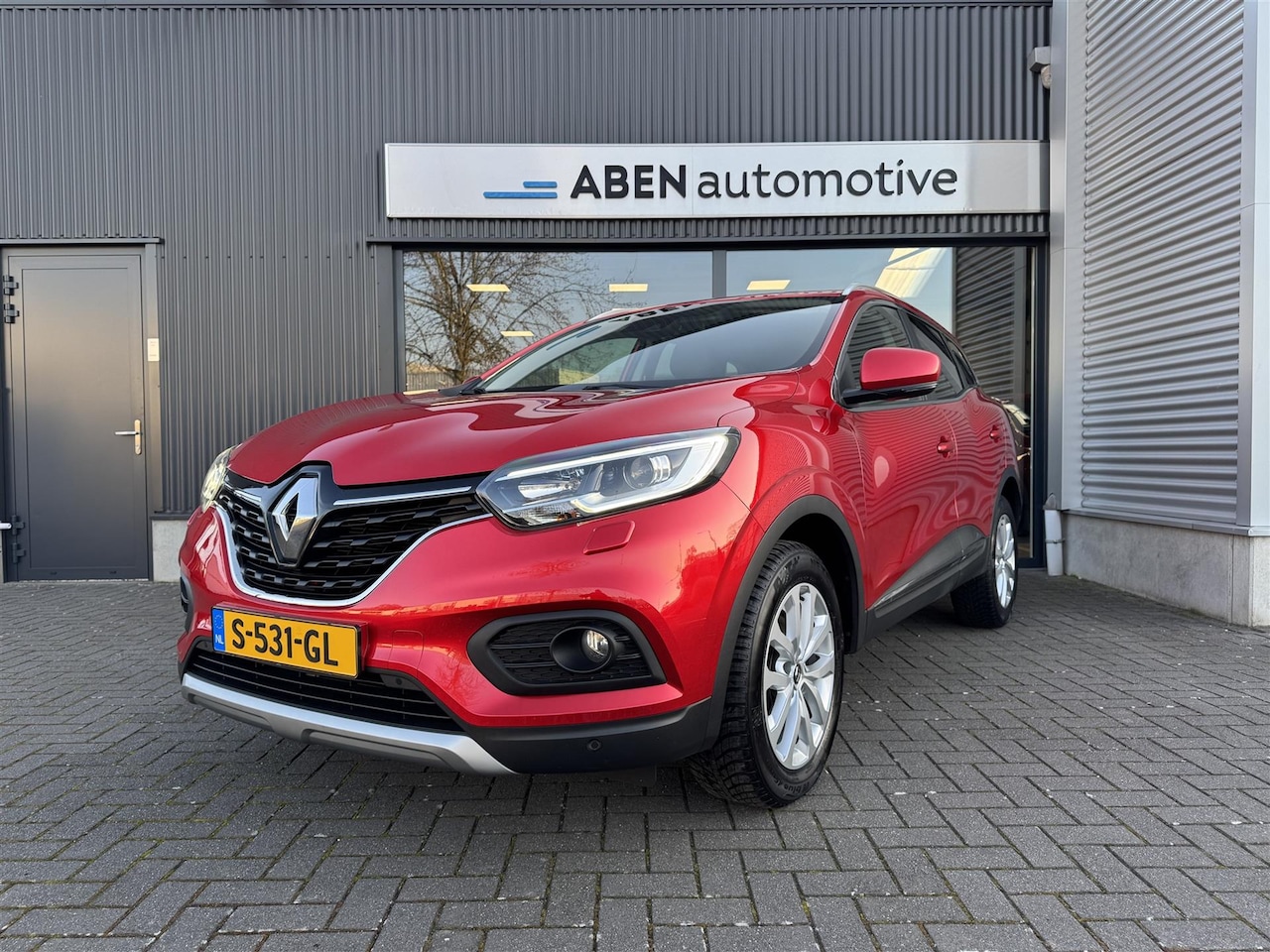 Renault Kadjar - 1.3 TCe Zen 1.3 TCE 140PK Zen (TREKHAAK|CAMERA|4-SEIZ.|CARPLAY) - AutoWereld.nl