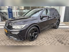 Volkswagen Tiguan - 1.5 TSI R-Line Black-Line Pano IQ-light