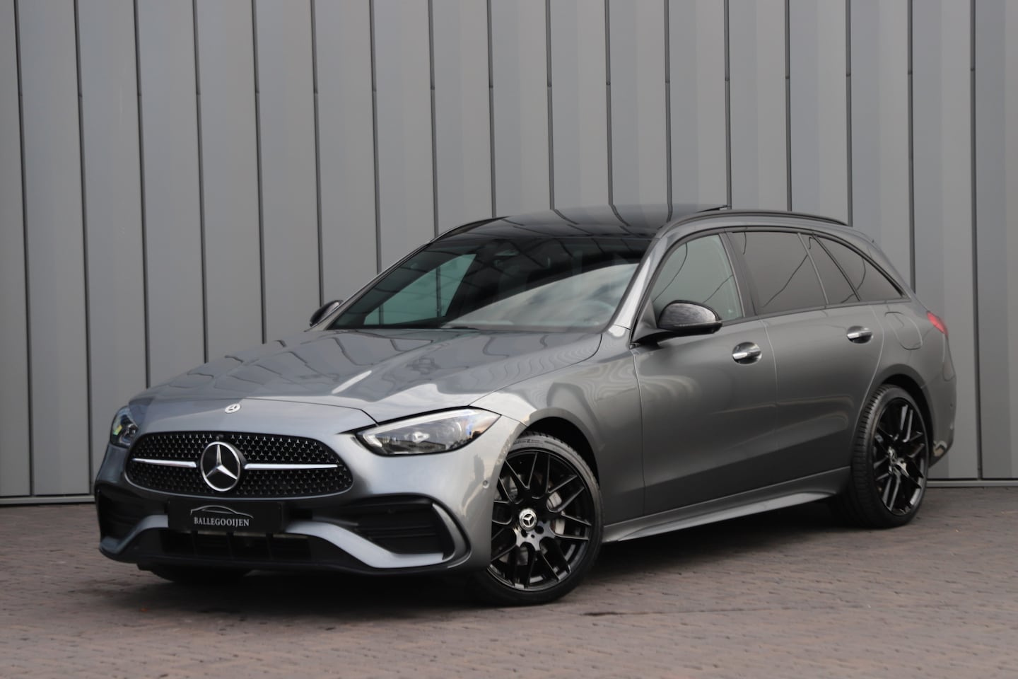 Mercedes-Benz C-klasse - 300e AMG | 313PK | Head-up | Keyless-go | Sfeerverlichting | Memory | Pano | Leder | Stand - AutoWereld.nl