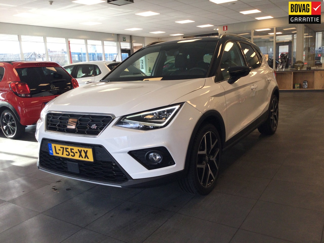 SEAT Arona - 1.0 TSI FR Limited Edition Trekhaak--Camera--PDC--Carplay - AutoWereld.nl