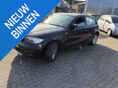 BMW 1-serie - 116i Business Line Style Lekt olie