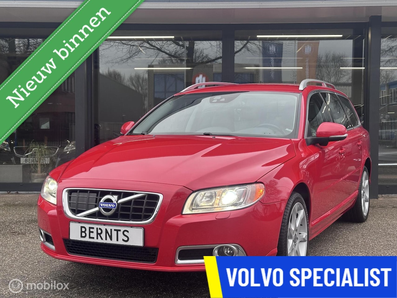Volvo V70 - T5| 5 Cilinder| Summum|Adaptivecruisecontrol|Afneembare trekhaak|Standkachel - AutoWereld.nl