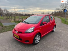 Toyota Aygo - 1.0-12V Comfort Navigator Airco Elektrische Ramen APK tot 13-02-2027