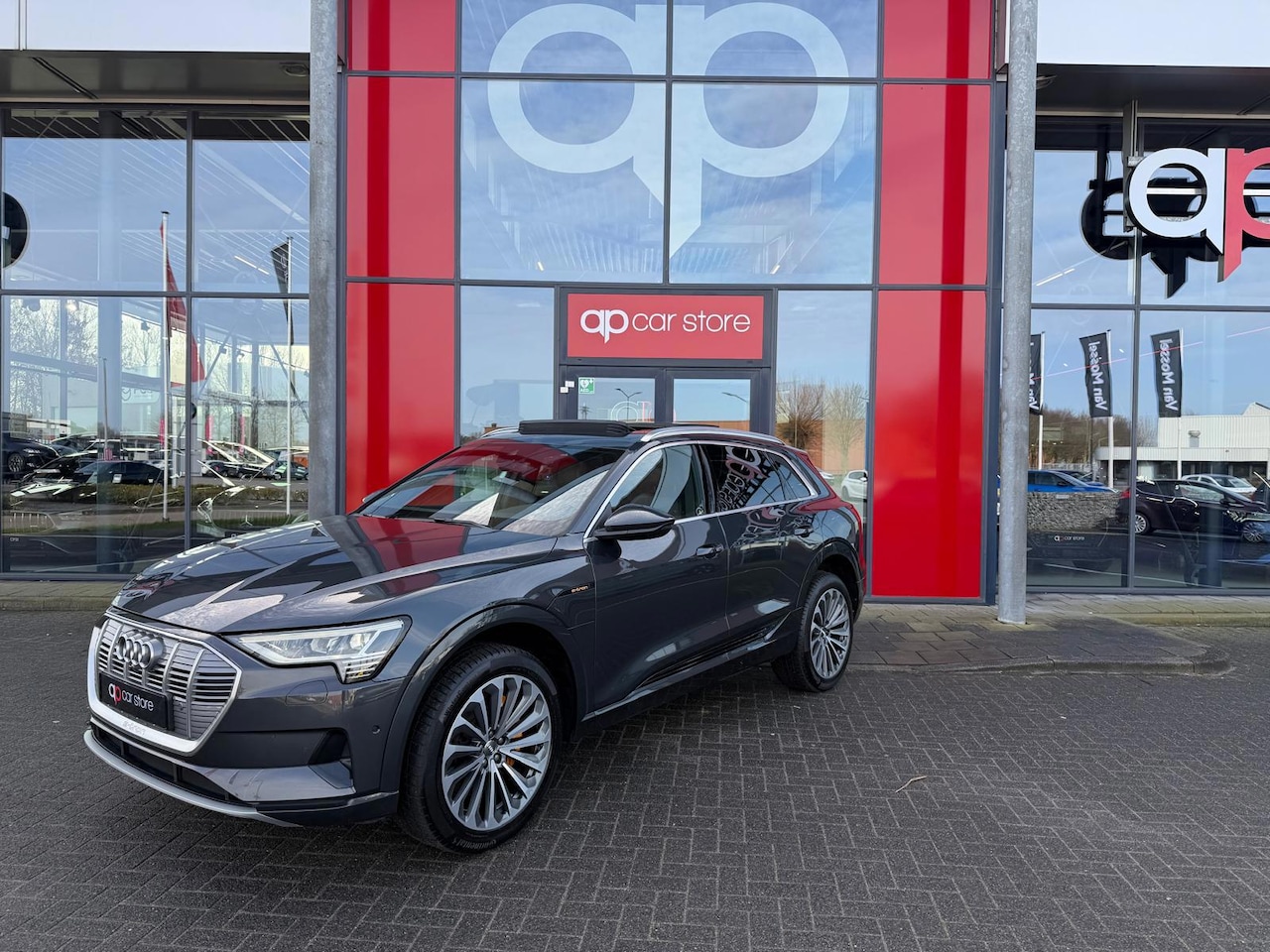 Audi e-tron - E-tron 55 quattro advanced 95 kWh - AutoWereld.nl