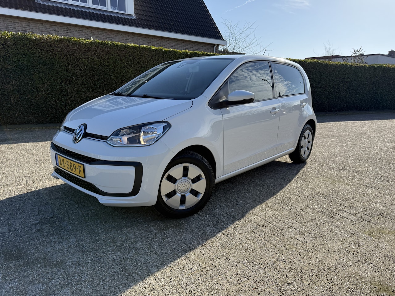 Volkswagen Up! - 1.0 BMT move up!5 drs ! Navi,airco. Koppeling/riem nieuw !! - AutoWereld.nl