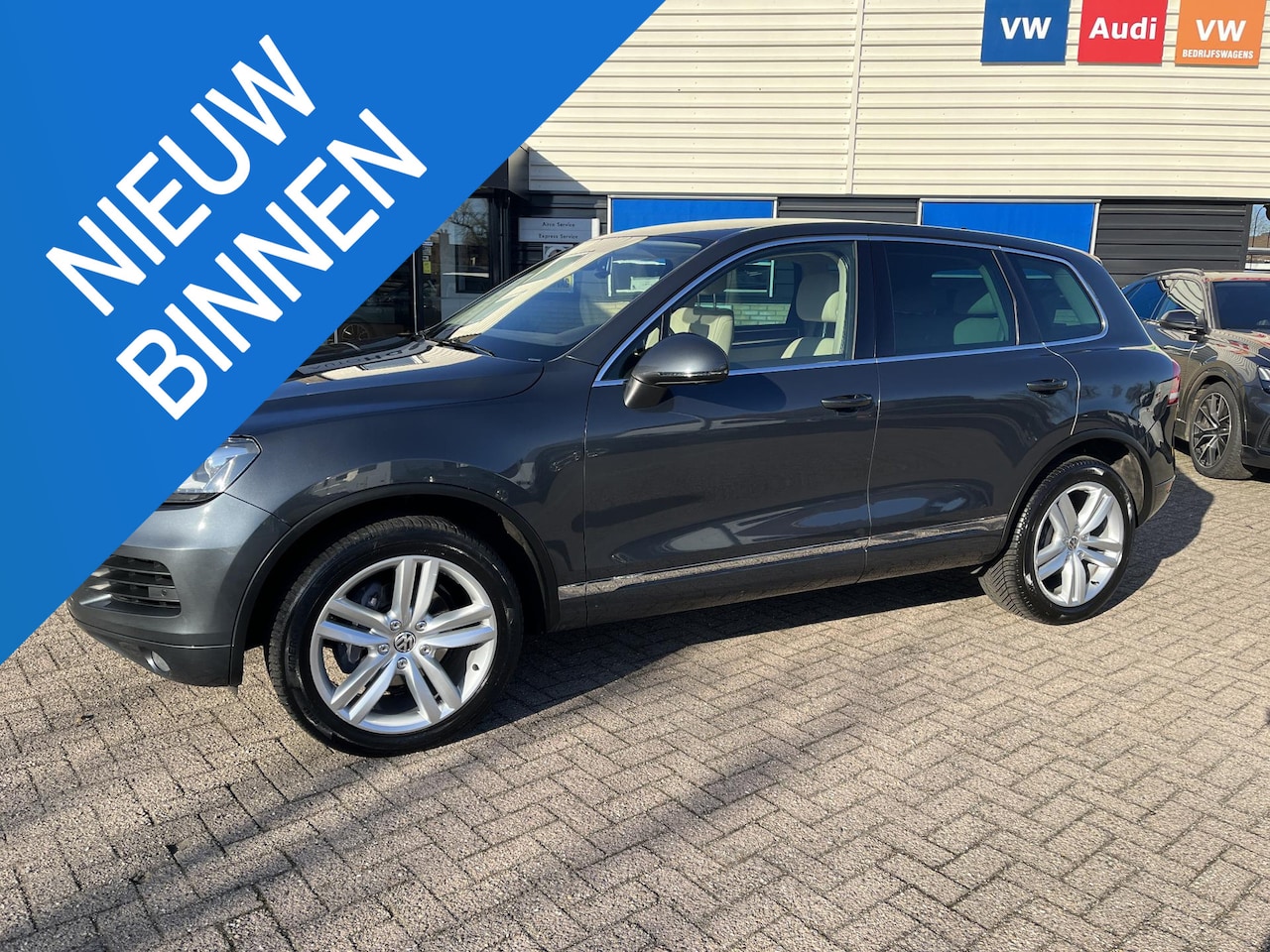 Volkswagen Touareg - 3.6 FSI Highline 2 de eigenaar, navi, leer. mooi interieur. Dealer onderhouden. - AutoWereld.nl