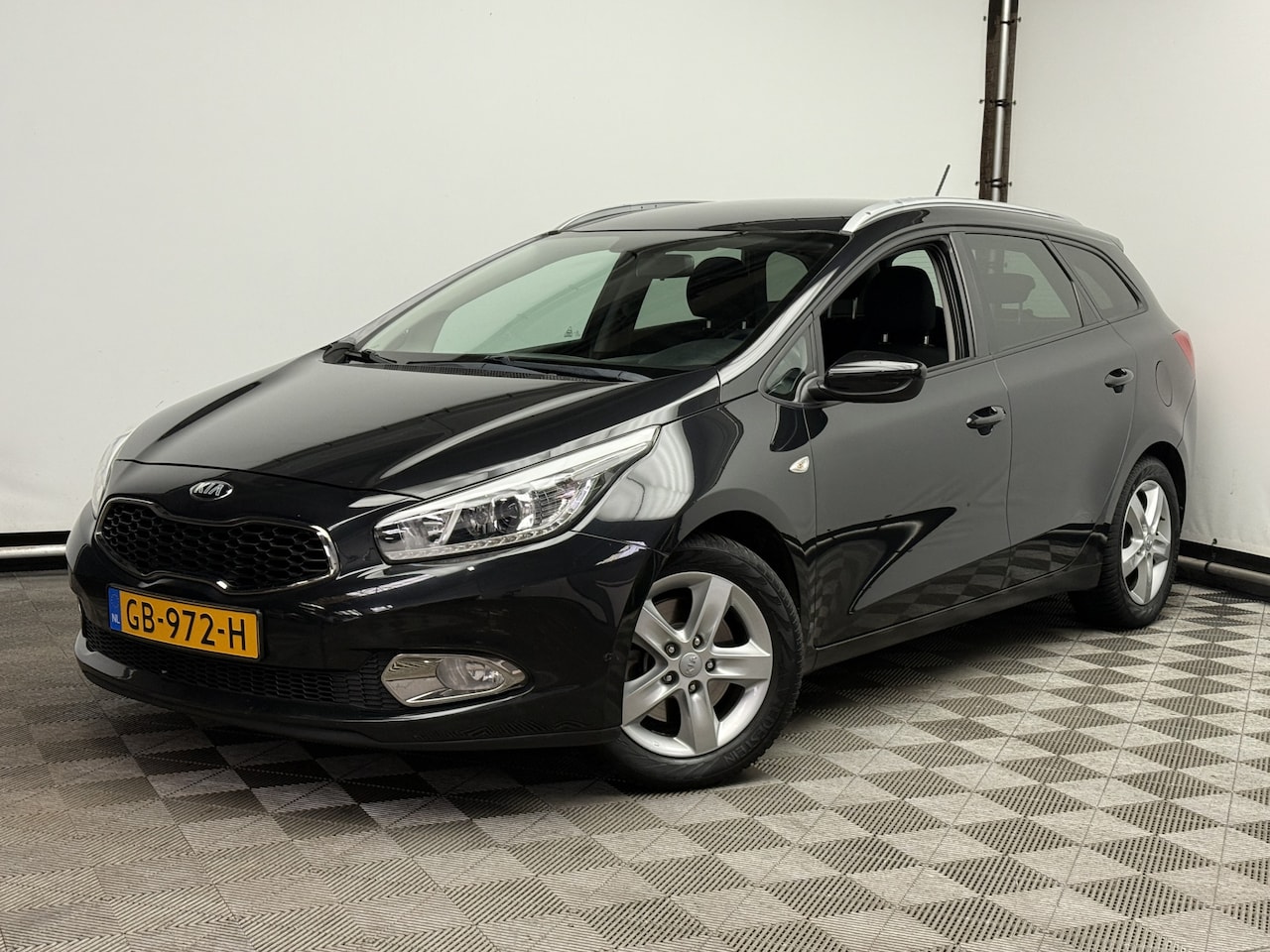 Kia Cee'd Sportswagon - 1.6 GDI ComfortLine Navi Camera NL Auto - AutoWereld.nl