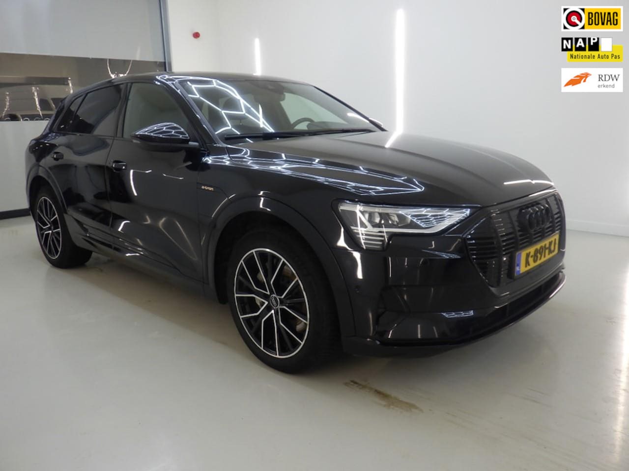 Audi e-tron - 50 quattro Business edition 71 kWh+Volleder+Black-Line+SOH 91% Navi= INCL BTW + 29-DECEMBE - AutoWereld.nl