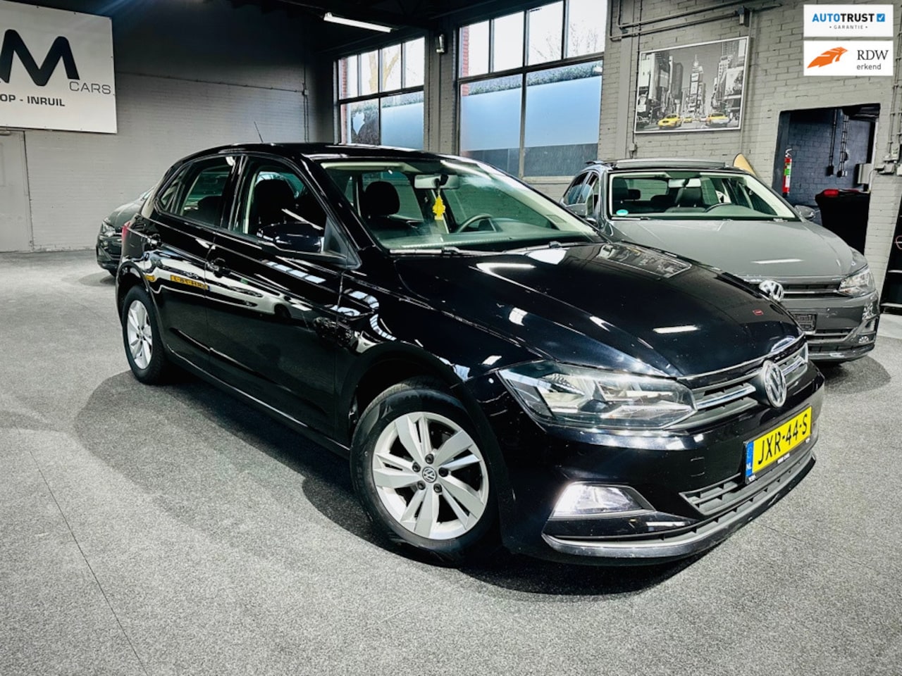 Volkswagen Polo - ACHTERUITRIJCAMERA - NAVI - CARPLAY - CAR-PPAS - GOED ONDERHOUDEN - AutoWereld.nl