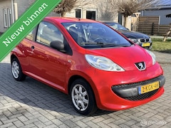 Peugeot 107 - 1.0-12V XR