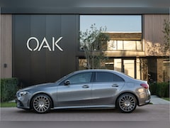Mercedes-Benz A-klasse - 220 AMG-Line | Half Leder | Camera | Sterrenhemel | Sfeerverlichting | 18"LM | NL Auto