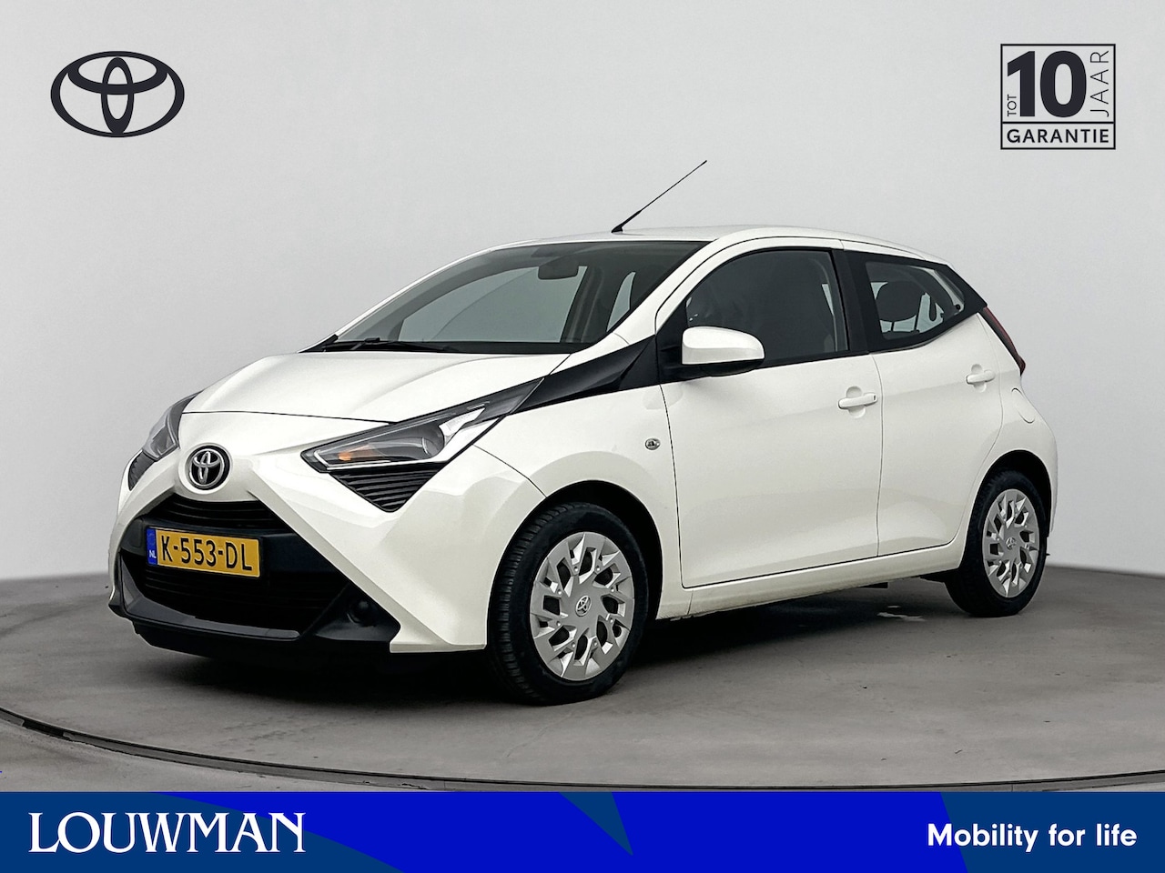 Toyota Aygo - 1.0 VVT-i x-play | Airco | Parkeercamera | Apple Carplay / Android Auto | - AutoWereld.nl