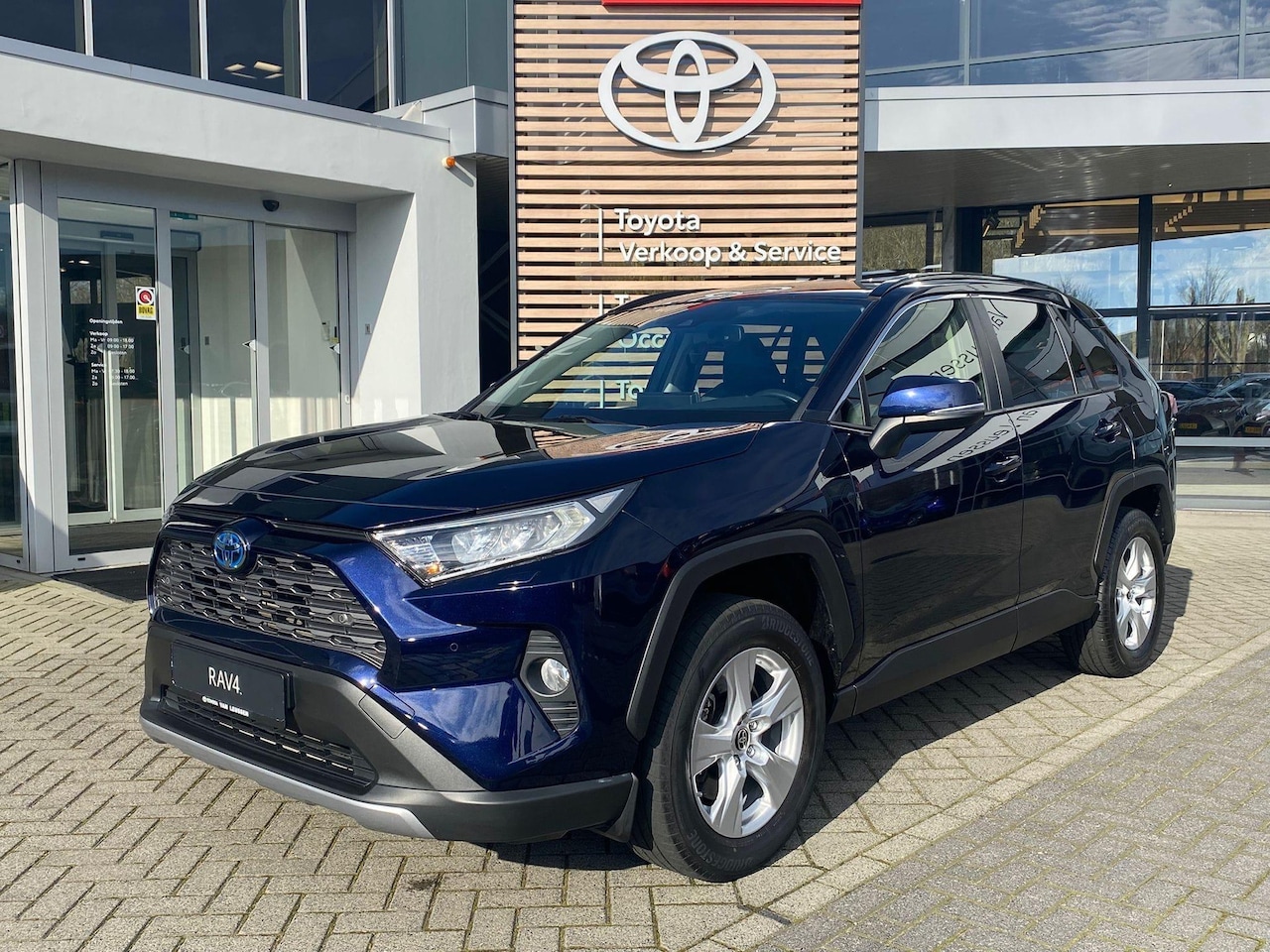 Toyota RAV4 - 2.5 Hybrid PARK-SENSOREN STOEL/STUURVERW LM-VELGEN AD-CRUISE LEDER CAMERA BLUETOOTH CLIMA - AutoWereld.nl