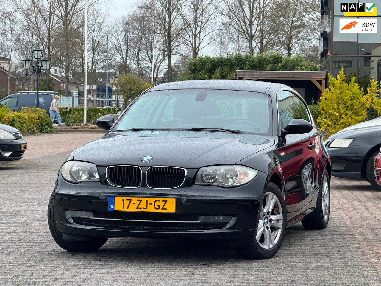 BMW 1-serie - 116i Business Line | Groot scherm | Climate control | Bluethooth | 2 sleutels | Elektrisch - AutoWereld.nl