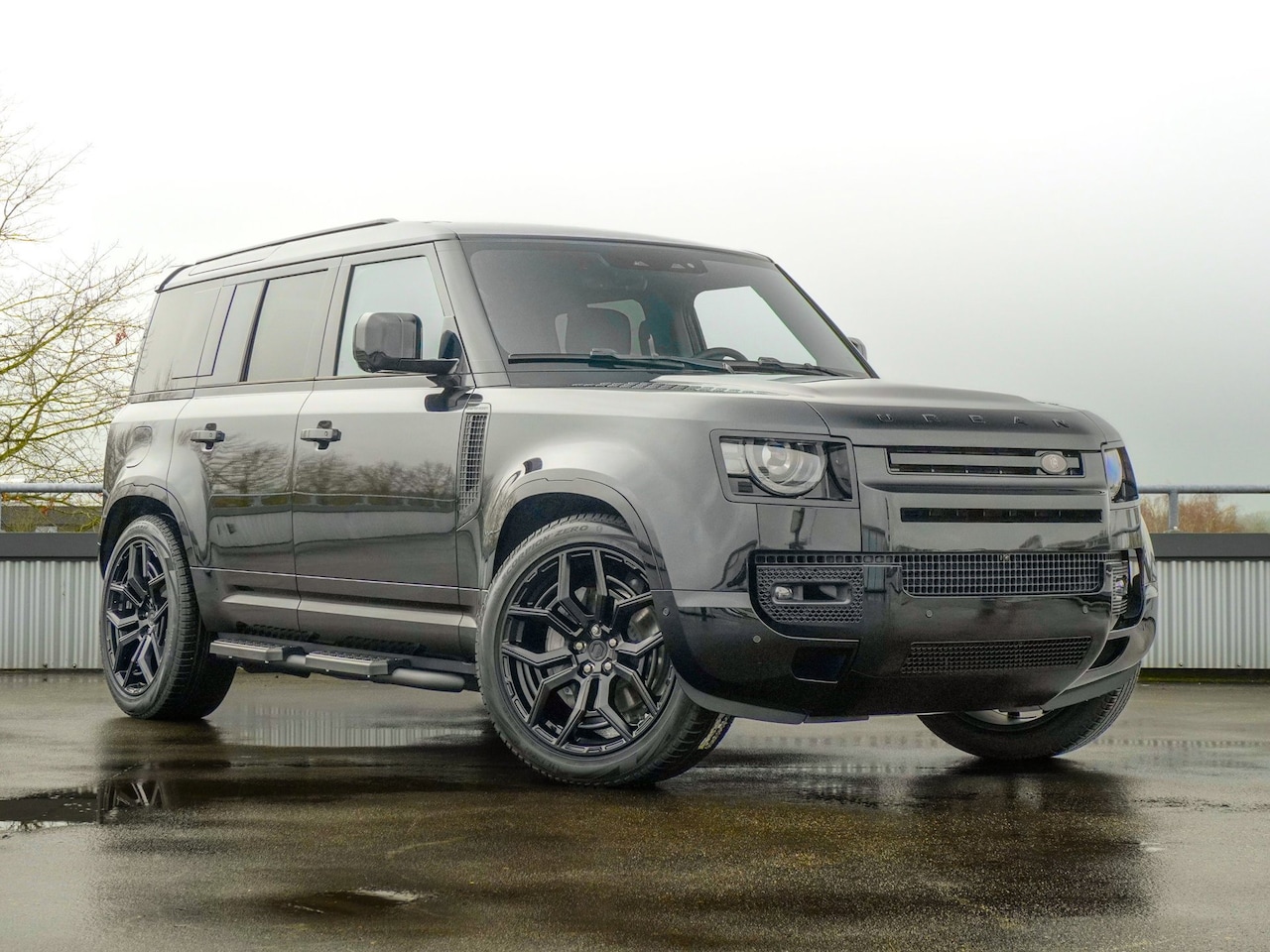 Land Rover Defender 110 - P300e X-Dynamic HSE URBAN - AutoWereld.nl