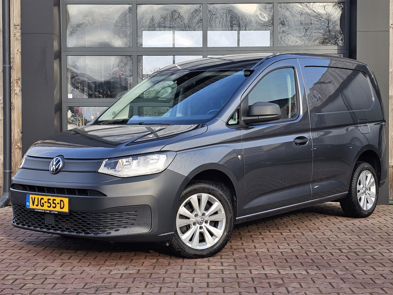 Volkswagen Caddy Cargo - 2.0 TDI Comfort 122PK | Automaat | Navi | App-connect | All-seasons | Clima | PDC | Cruise - AutoWereld.nl