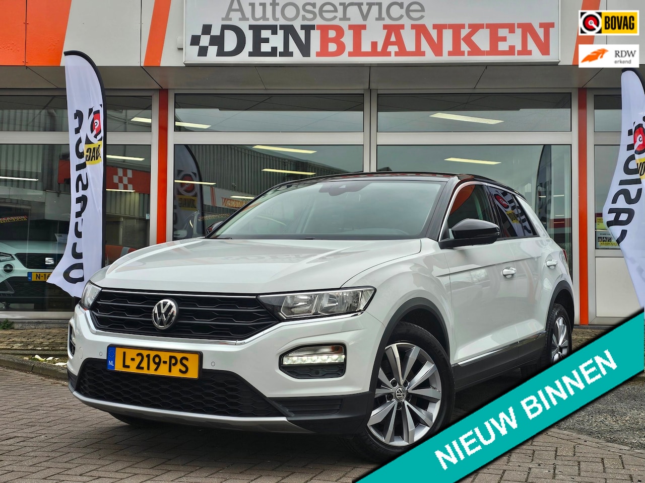 Volkswagen T-Roc - 1.0 TSI Sport BJ.2018 / Navi / Pdc / Stoelverwarming / 6 Bak / 17"Lmv / Trekhaak !! - AutoWereld.nl